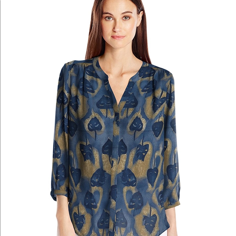 ** SOLD Women’s 2X 3/4 sleeve pin tuck blouse NWOT - Picture 3 of 9